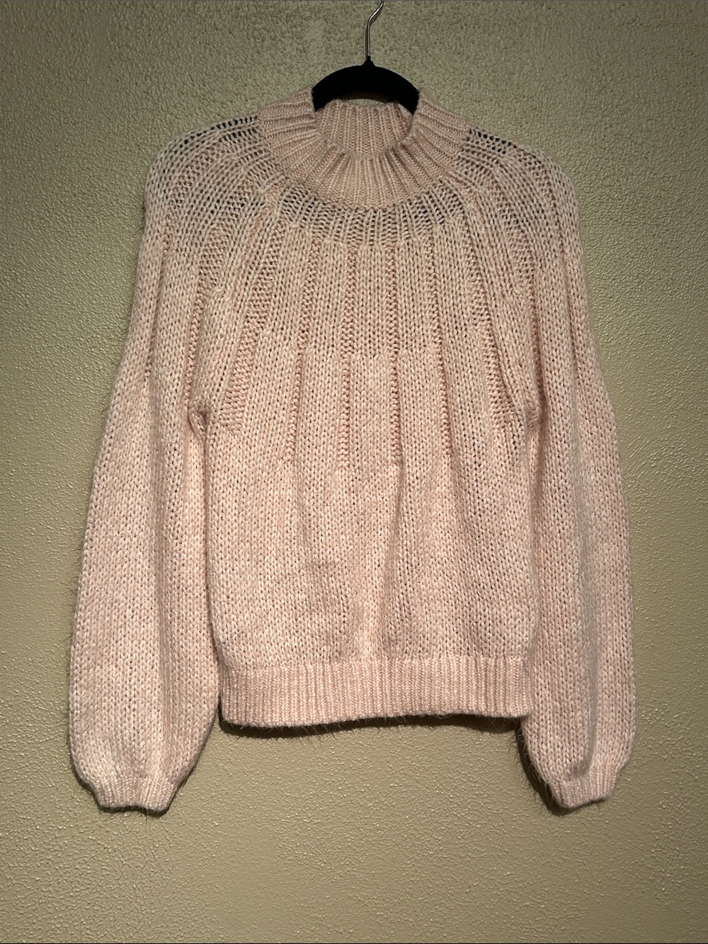Y2K Abercrombie & Fitch Pale Pink Open-Yoke Crewneck Sweater